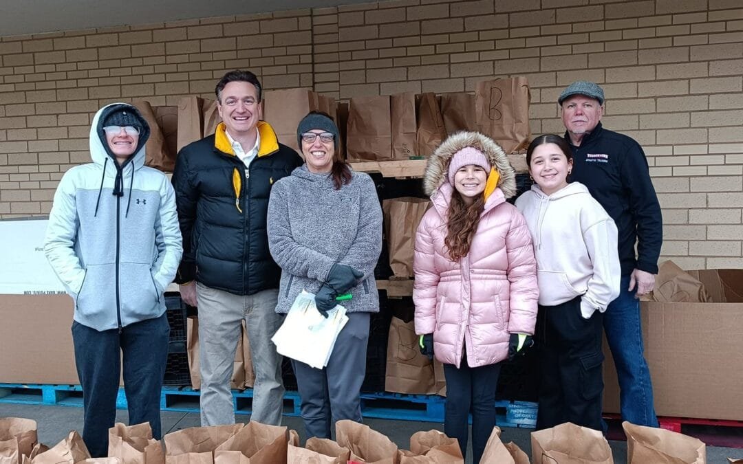 Foundation Fund Deliveries Over 400 Families Thanksgiving Dinner Throughout the Area